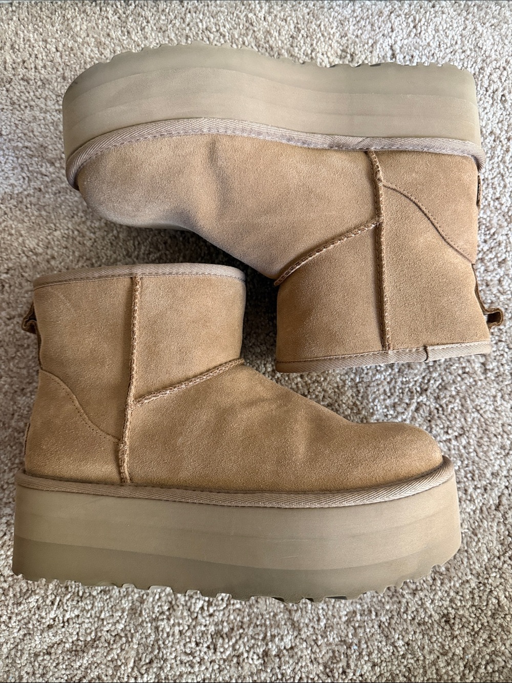 UGG Classic Mini Platform Boot, Chestnut - Size 7 - Like New!